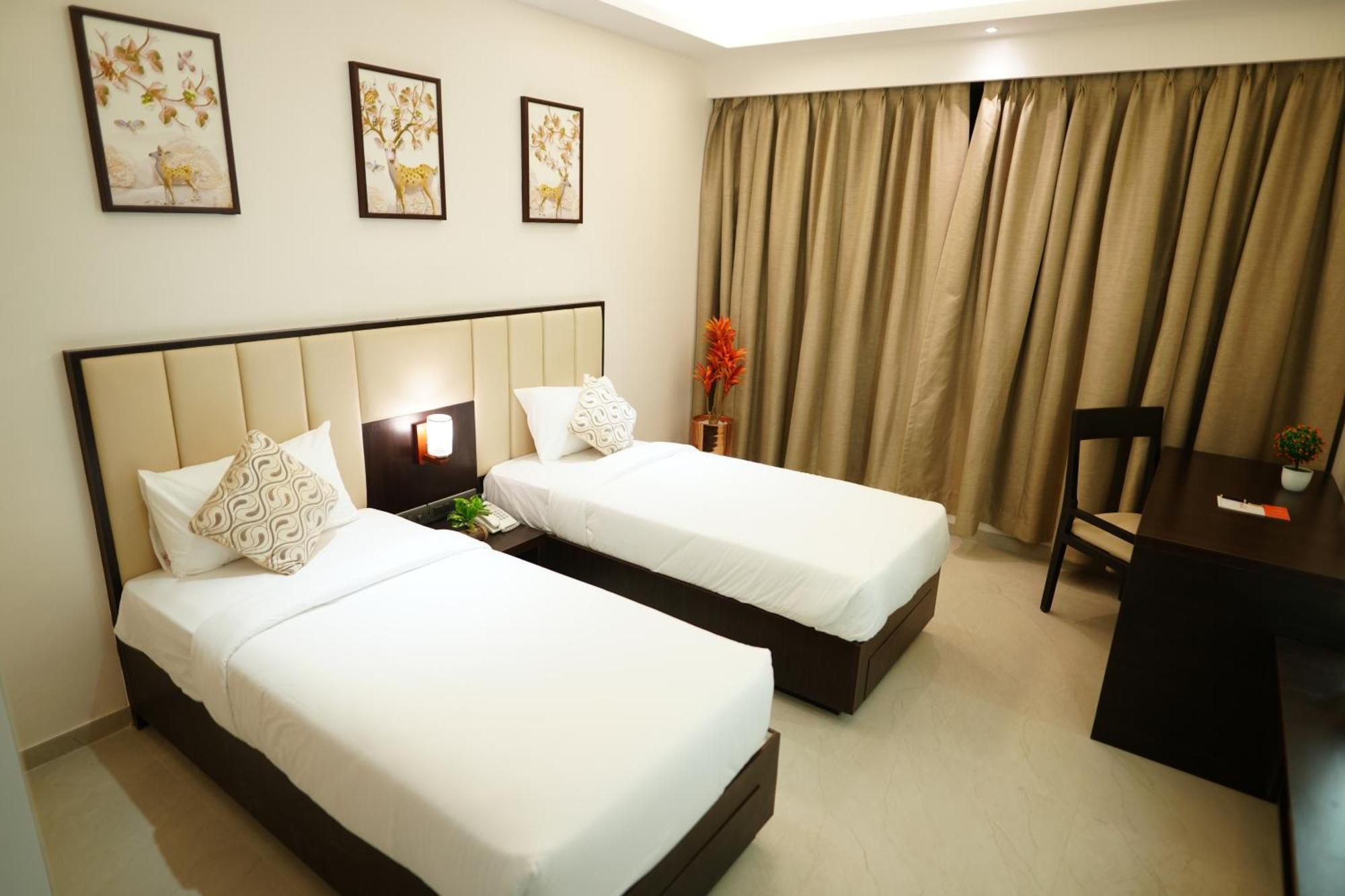 Hotel Grand Visava Lonavala Dış mekan fotoğraf