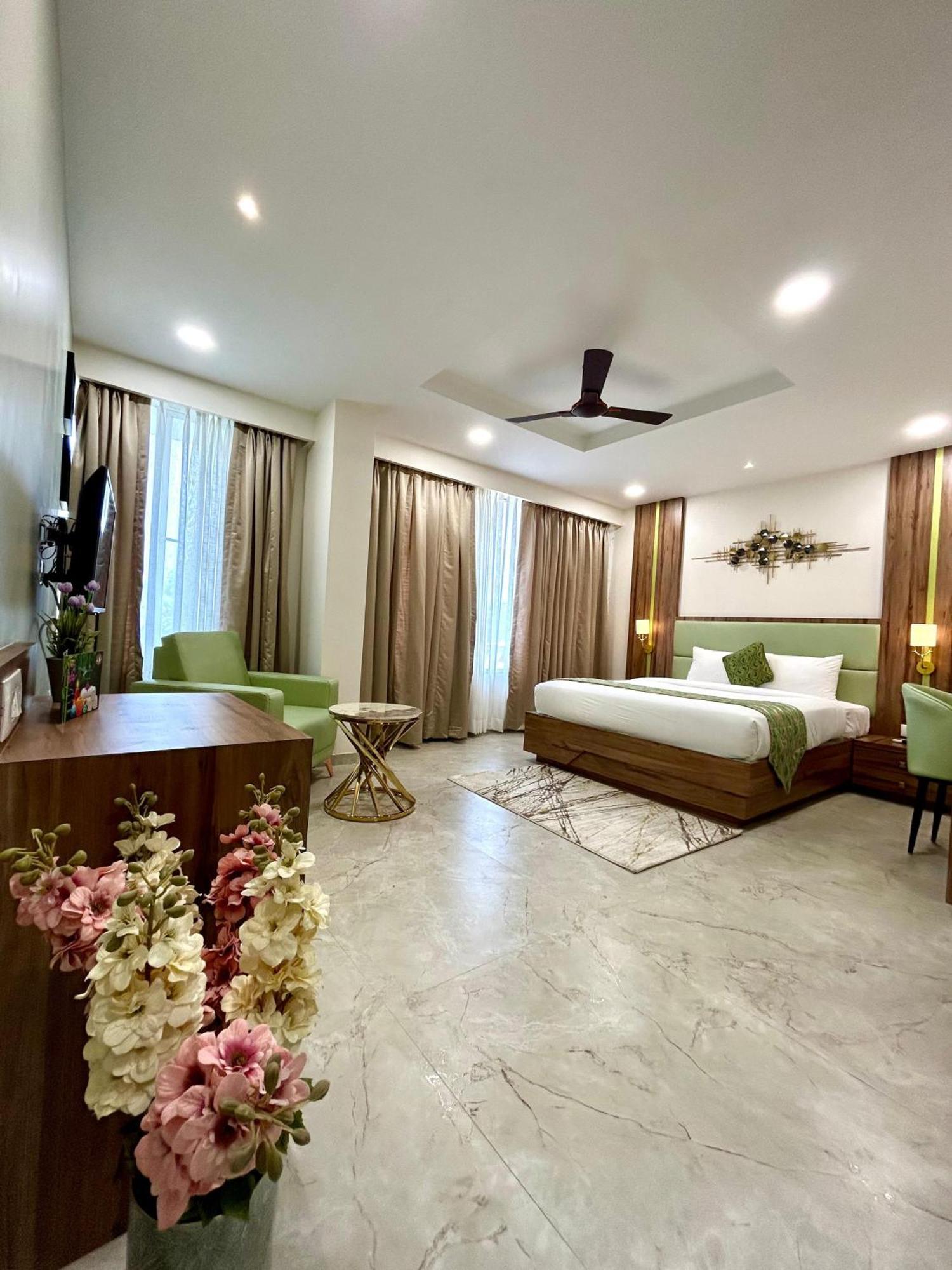 Hotel Grand Visava Lonavala Dış mekan fotoğraf