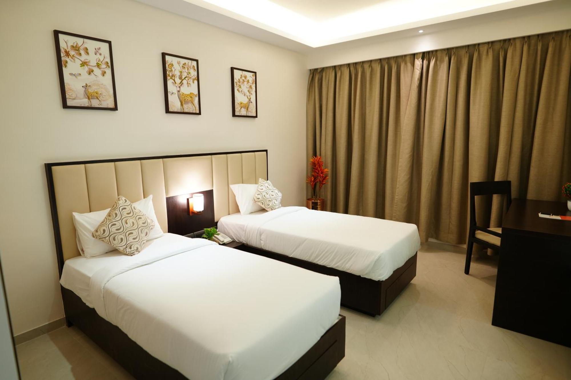 Hotel Grand Visava Lonavala Dış mekan fotoğraf