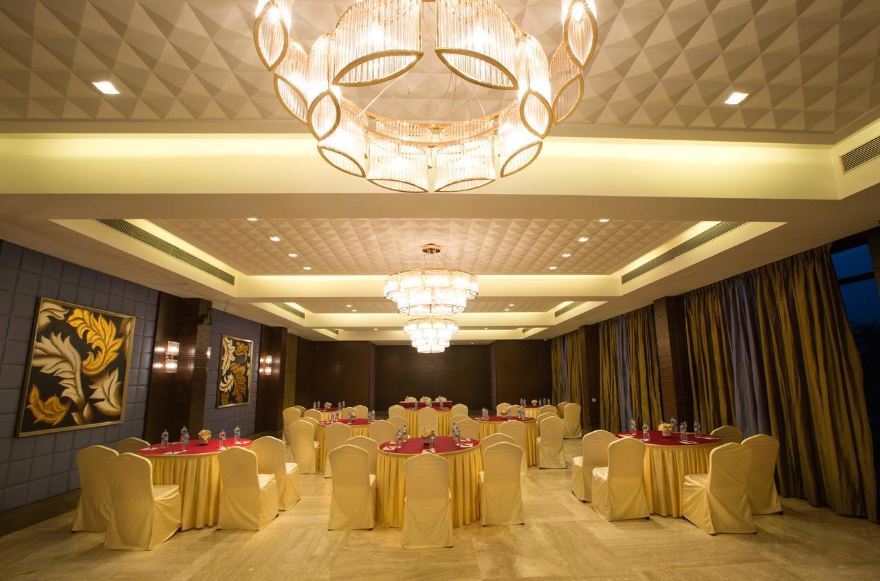 Hotel Grand Visava Lonavala Dış mekan fotoğraf